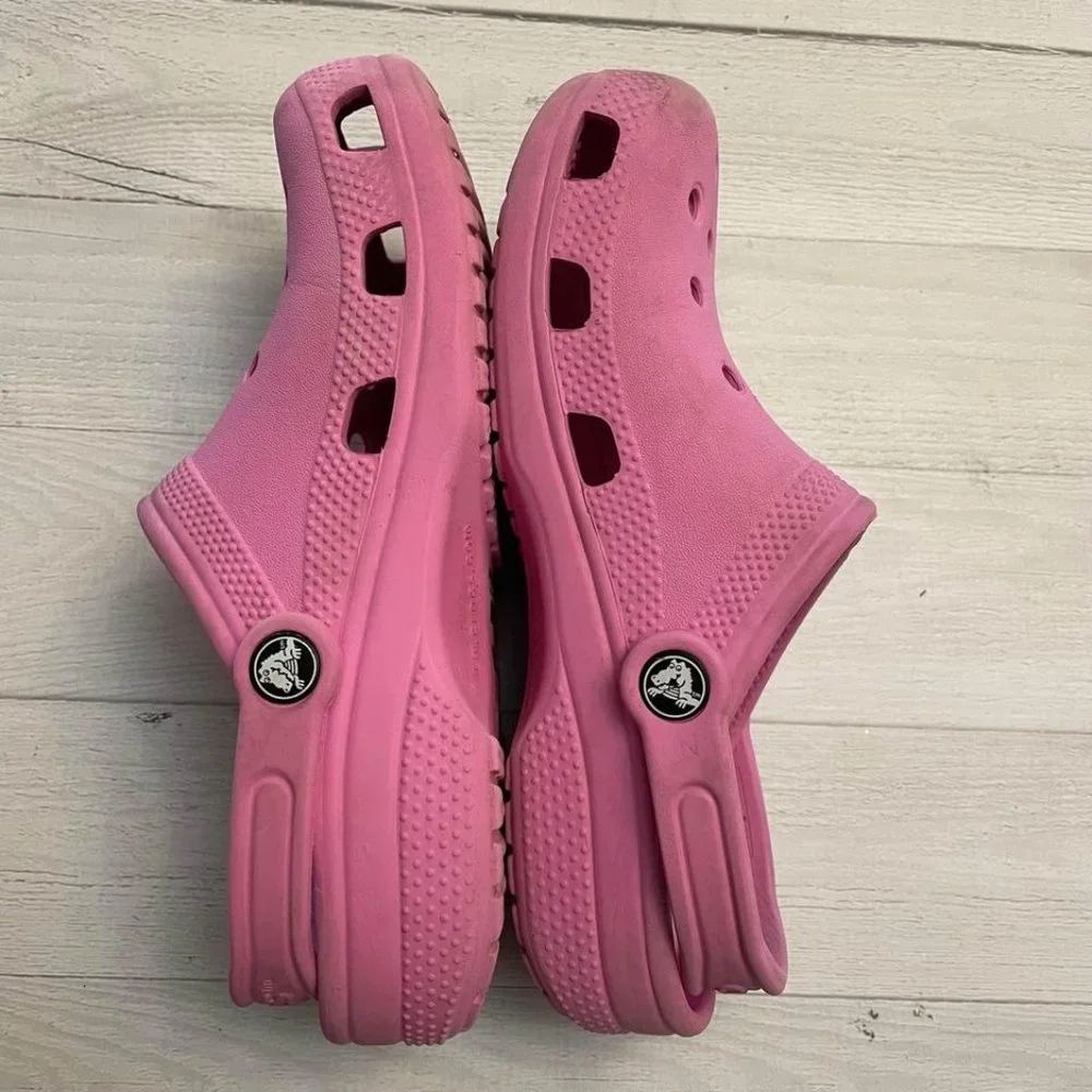 Crocs pink juniors size 4‎